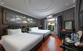 Madelise Stardust Hotel & Travel